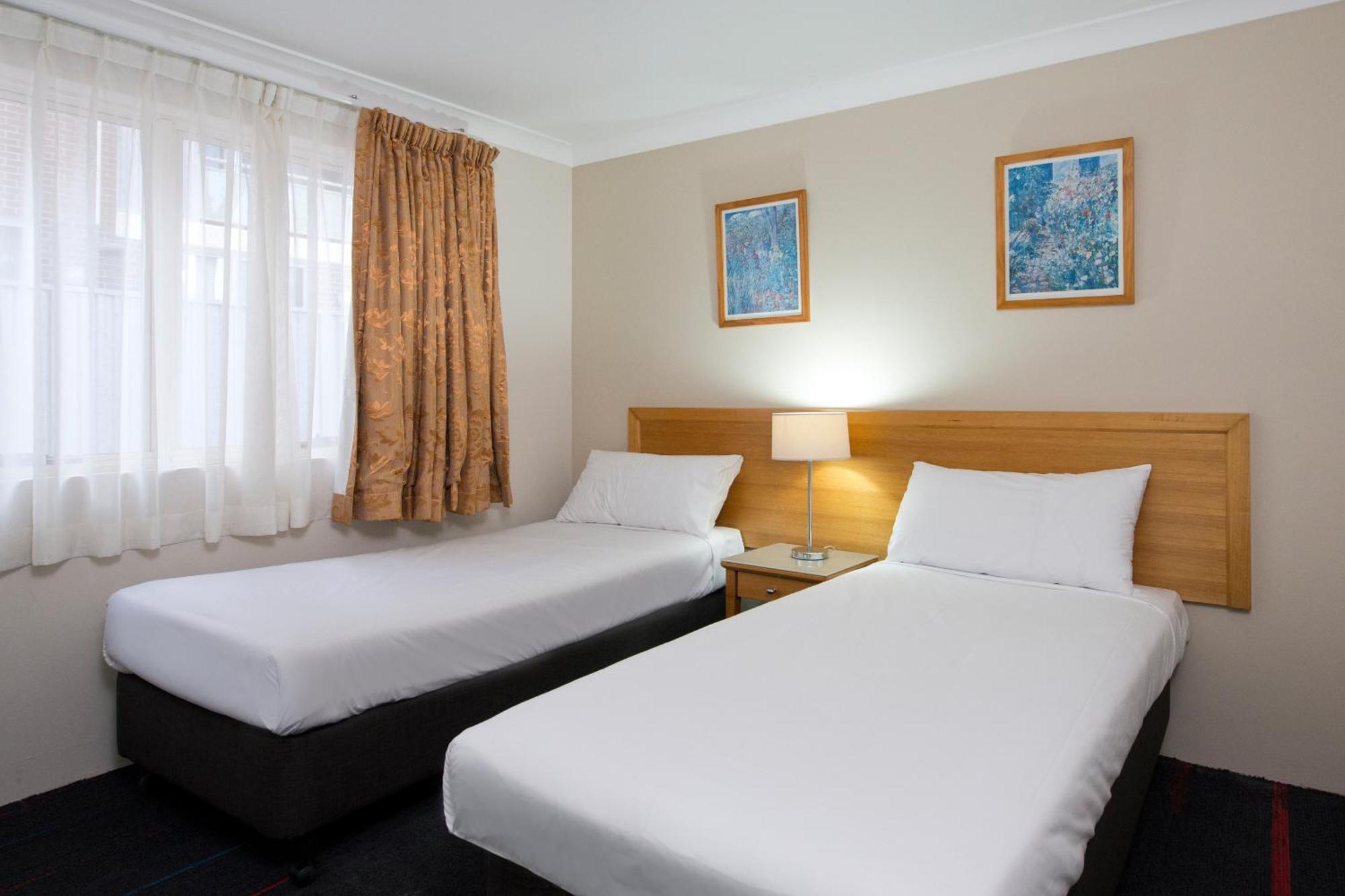 Apx Parramatta 4*
